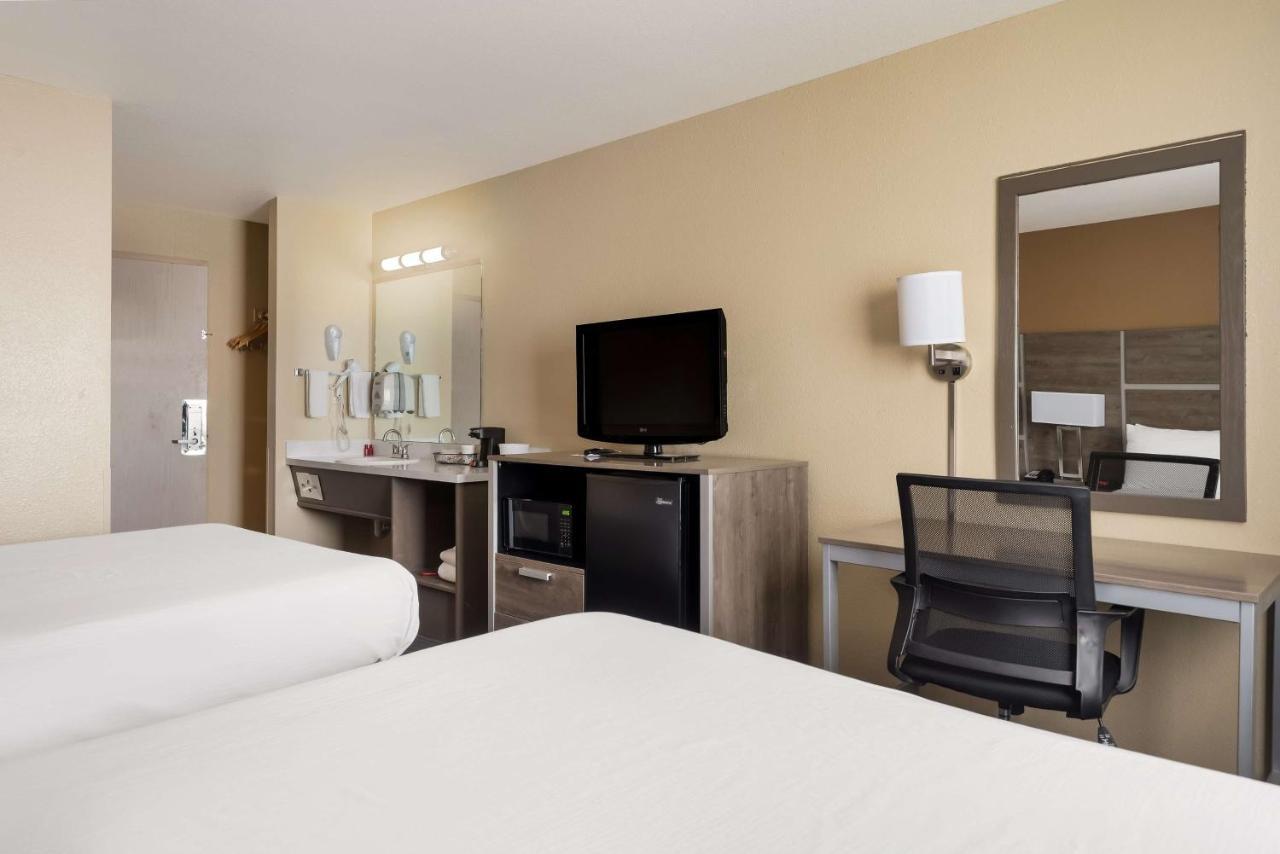 Surestay Hotel By Best Western Wells Extérieur photo