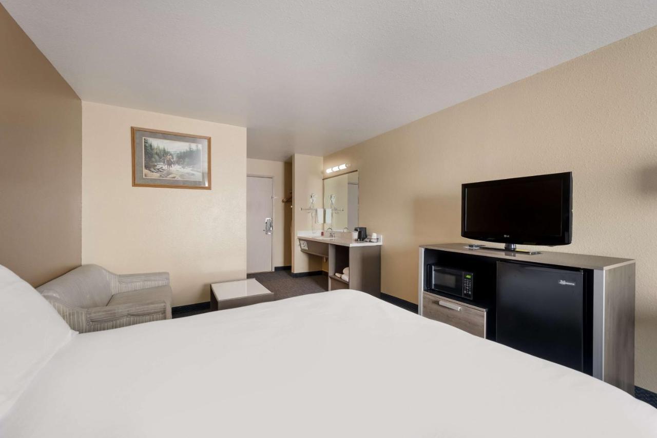 Surestay Hotel By Best Western Wells Extérieur photo