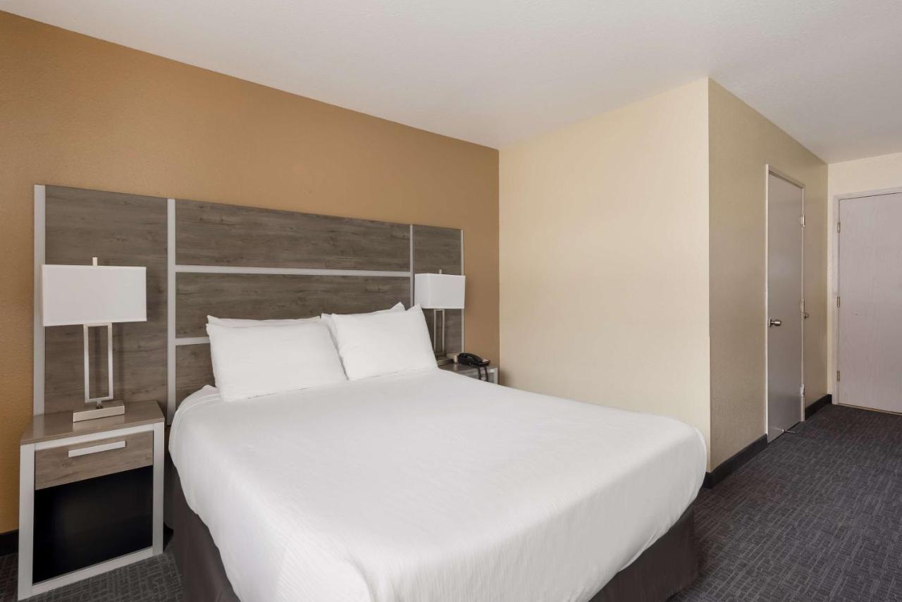 Surestay Hotel By Best Western Wells Extérieur photo
