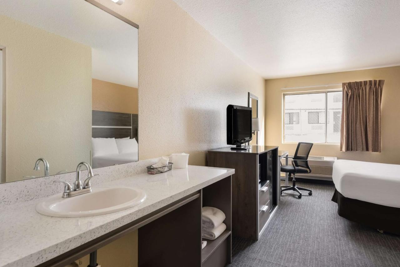 Surestay Hotel By Best Western Wells Extérieur photo
